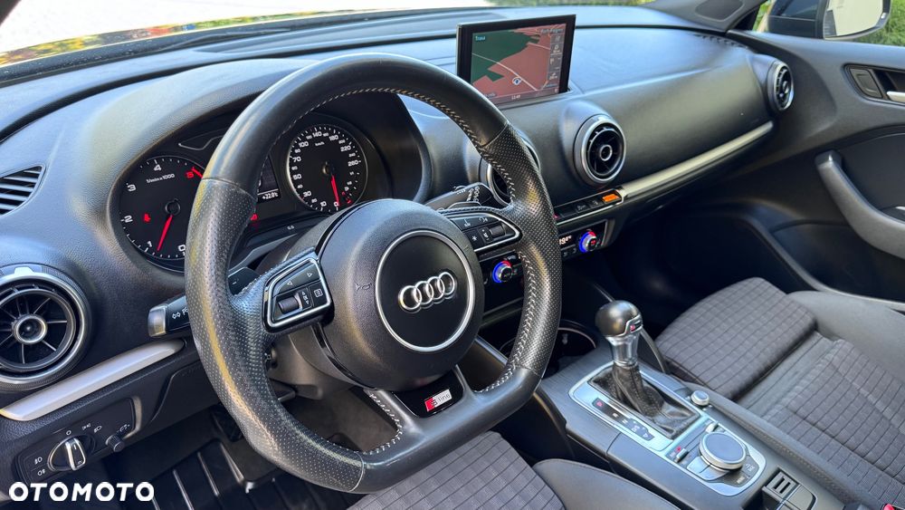 Audi A3 Sportback 1.6 TDI DPF S tronic S line Sportpaket - 31