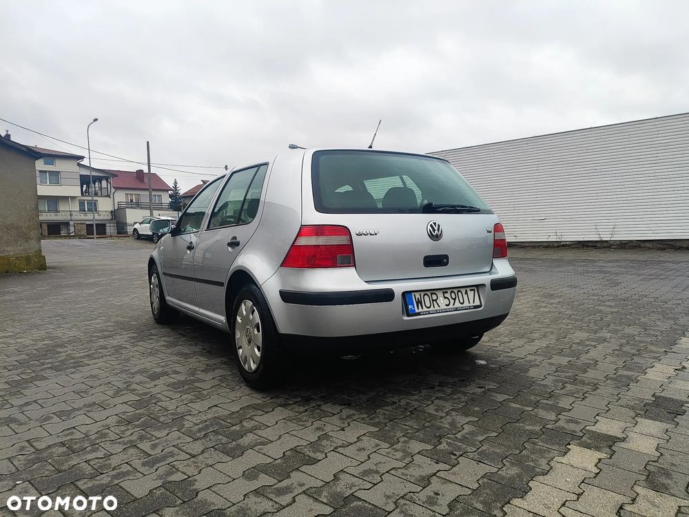 Volkswagen Golf 1.6 Comfortline - 12