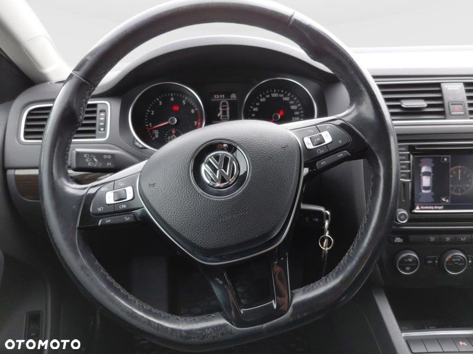 Volkswagen Jetta - 12