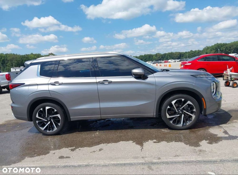Mitsubishi Outlander - 8