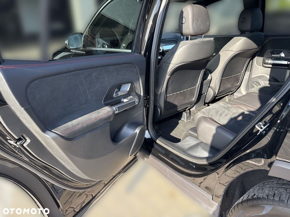 Mercedes-Benz GLB - 15