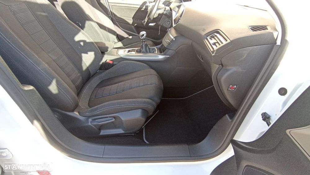 Peugeot 308 1.6 BlueHDi Allure J17 - 12