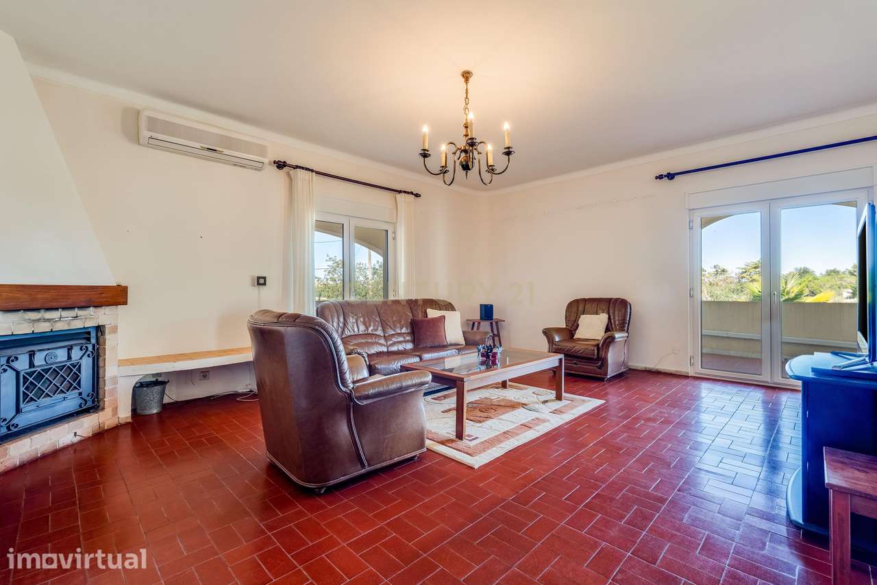 Moradia T4 térrea com garagem e terreno de quase 6.000 m², nos Salicos - Grande imagem: 4/39