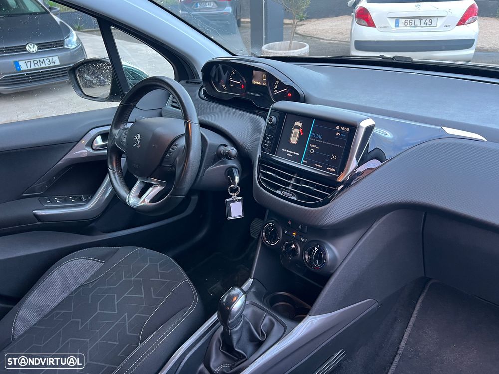 Peugeot 2008 1.2 PureTech Style - 31