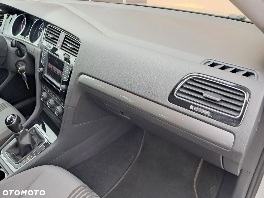 Volkswagen Golf 1.6 TDI BlueMotion Technology Allstar - 14