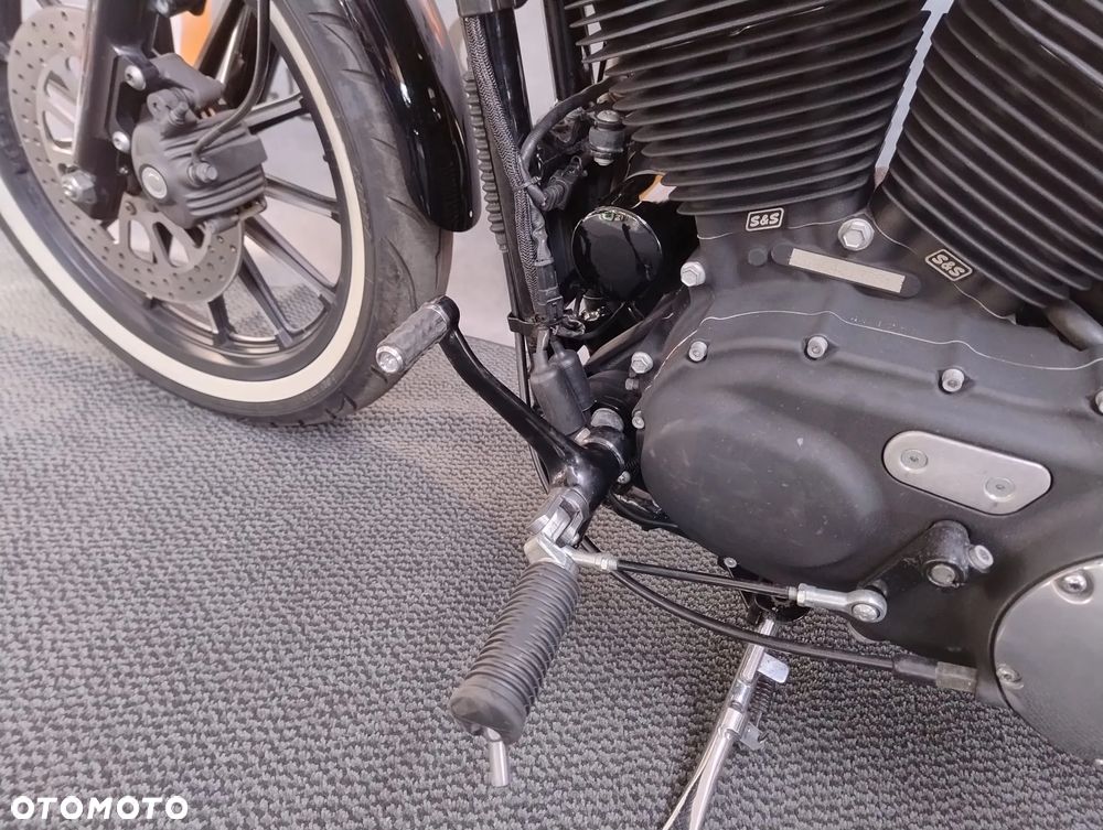 Harley-Davidson Sportster Iron 883 - 34