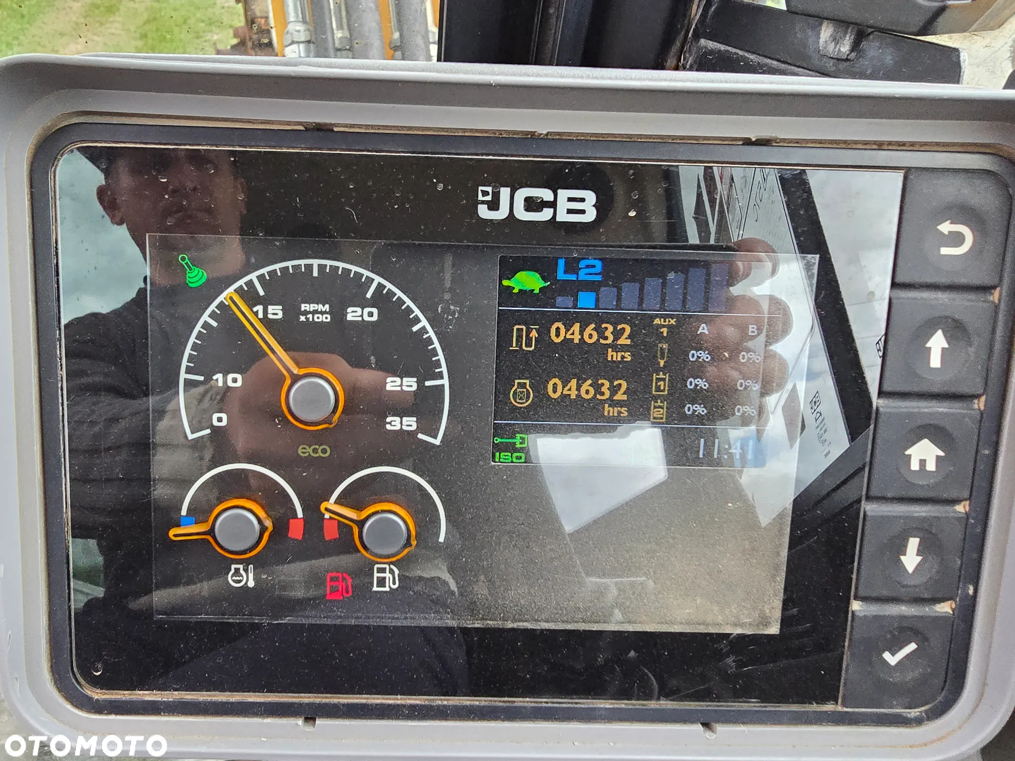 JCB - 4