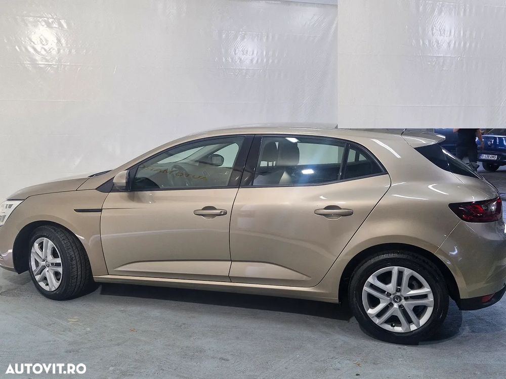Renault Megane TCe GPF Life - 11