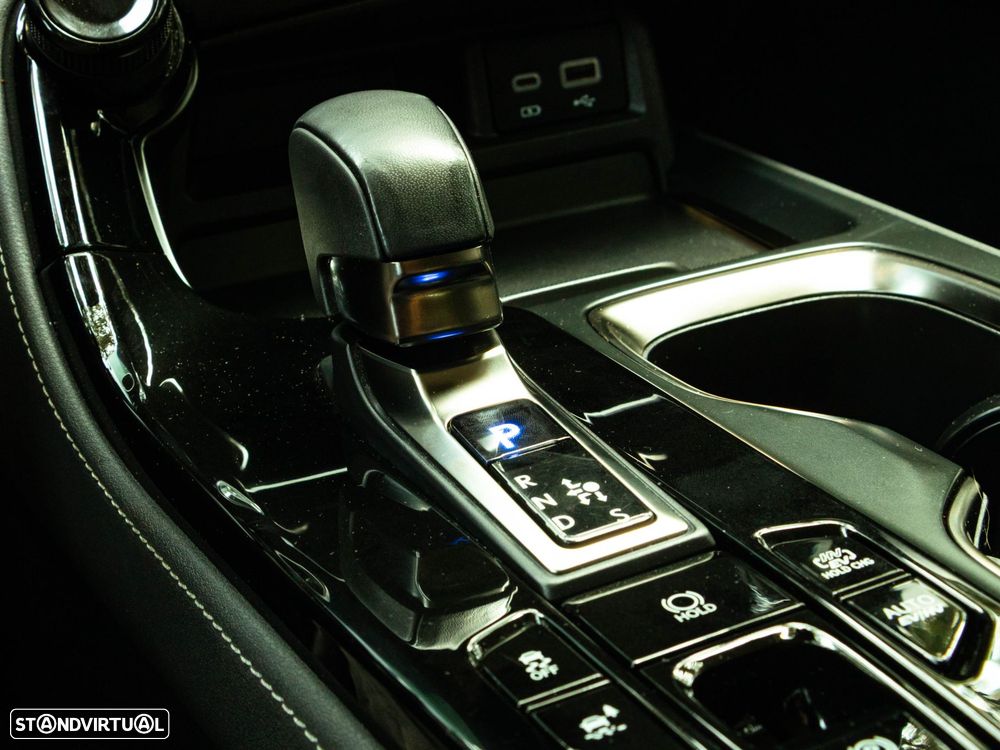Lexus NX 450h+ Executive - 38