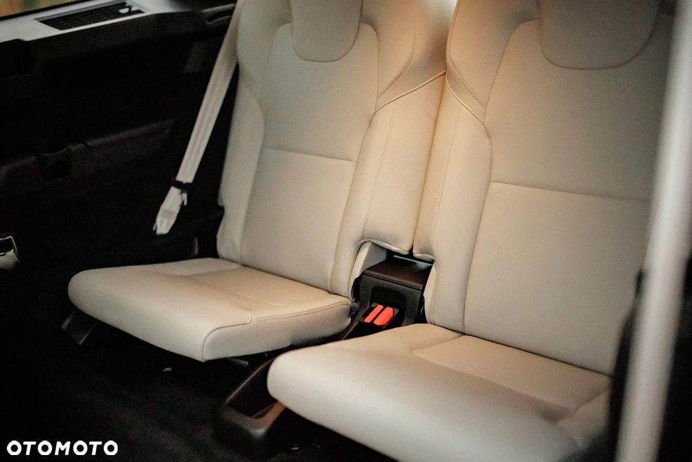 Volvo XC 90 - 39
