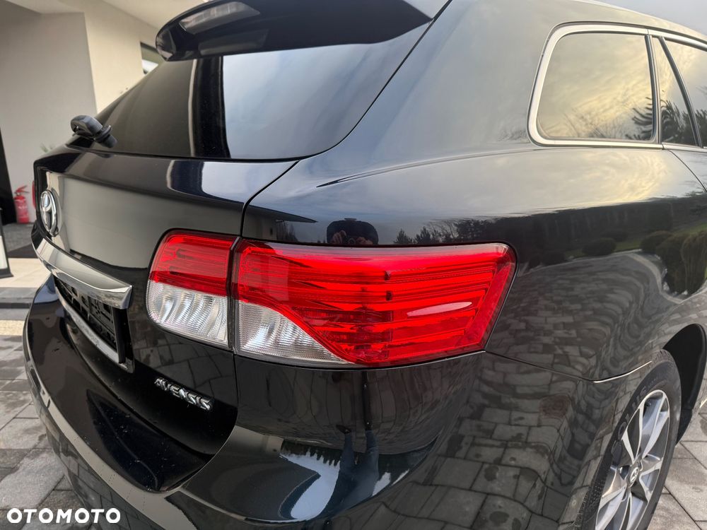 Toyota Avensis 2.0 D-4D Executive - 11