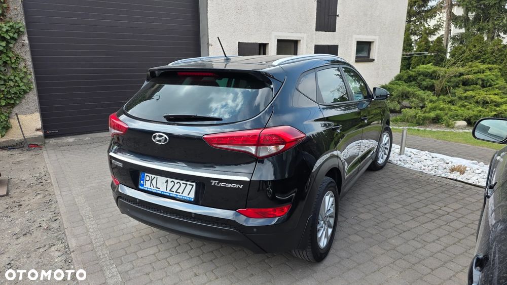 Hyundai Tucson 1.7 CRDI BlueDrive Comfort 2WD - 11