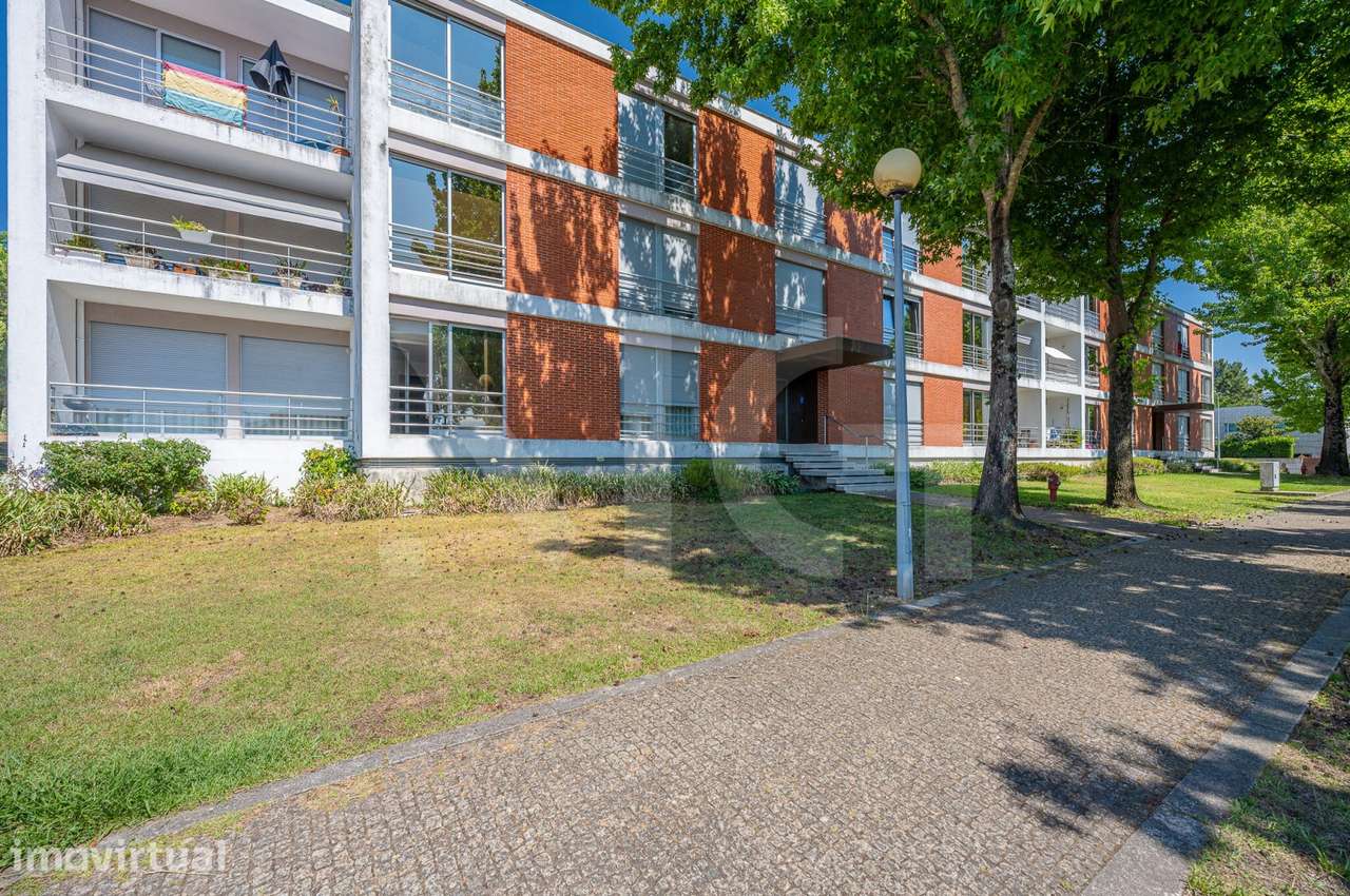Apartamento T2 com Varanda, Garagem e Arrumos, na Maia - Grande imagem: 2/57