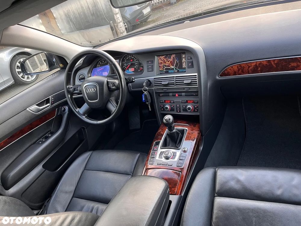 Audi A6 Avant 2.4 - 8