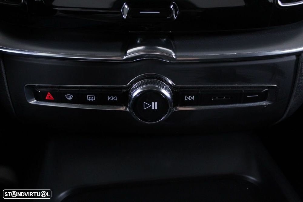 Volvo XC 60 2.0 T6 PHEV Inscription AWD - 28