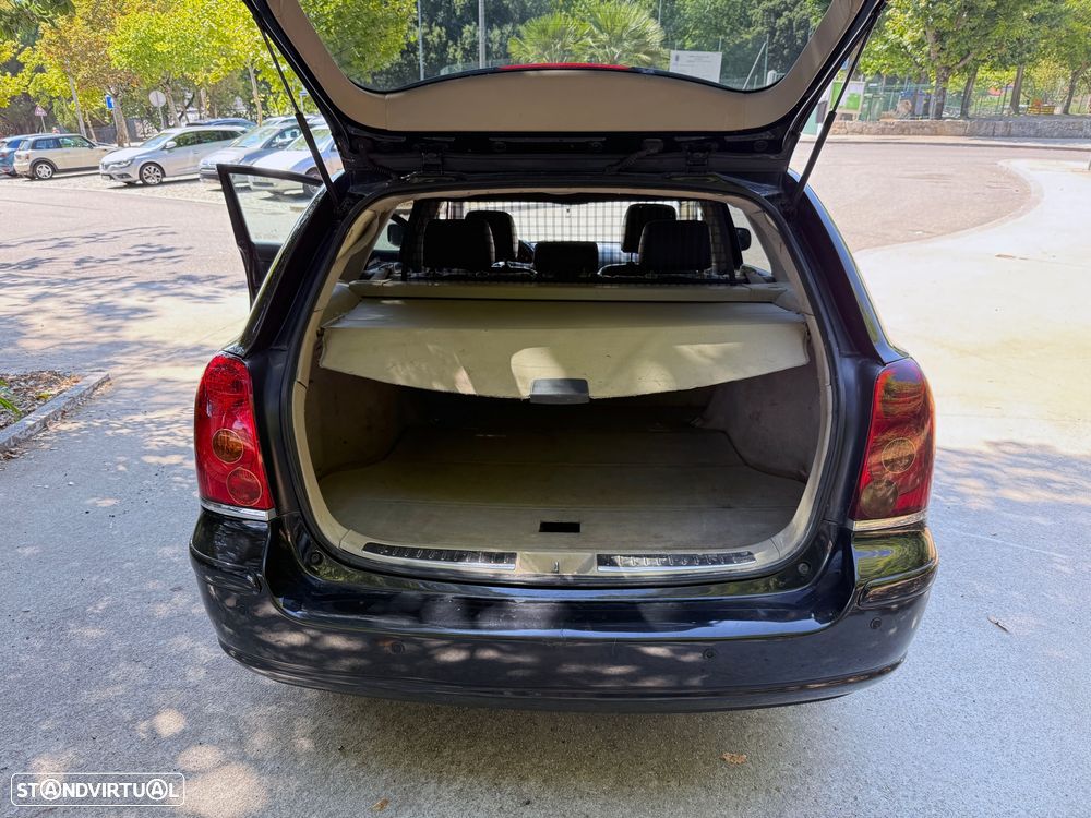 Toyota Avensis SW 2.0 D-4D - 16