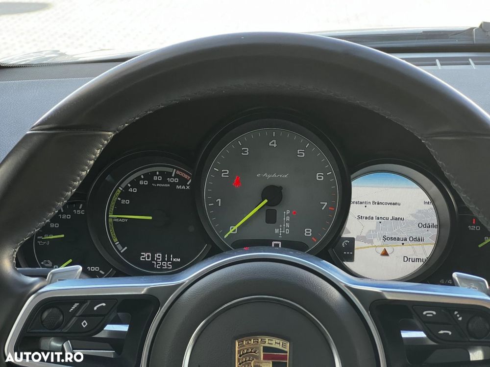 Porsche Cayenne - 22