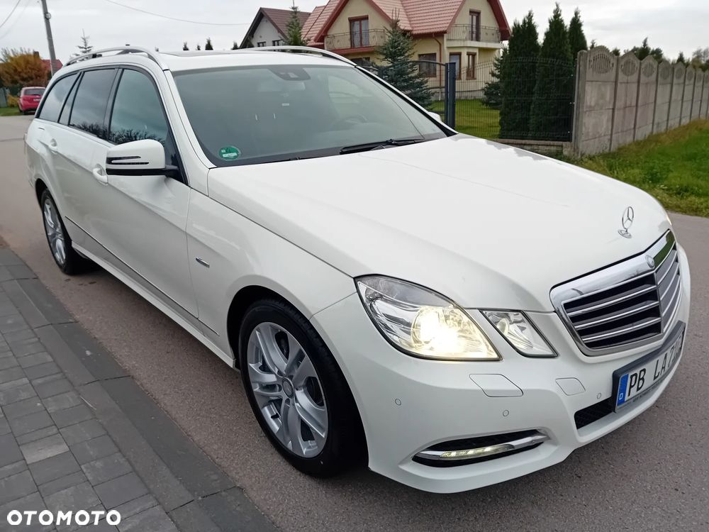 Mercedes-Benz E-Class 2010 photo 2