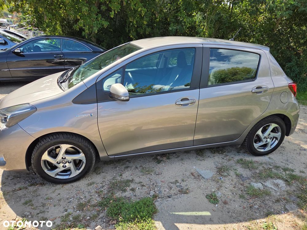Toyota Yaris Hybrid 100 Premium EU6 - 13