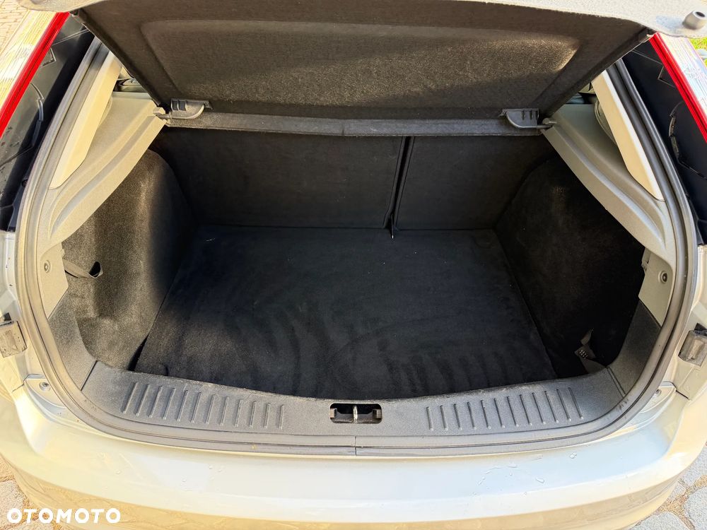 Ford Focus 1.6 Ti-VCT Titanium - 34