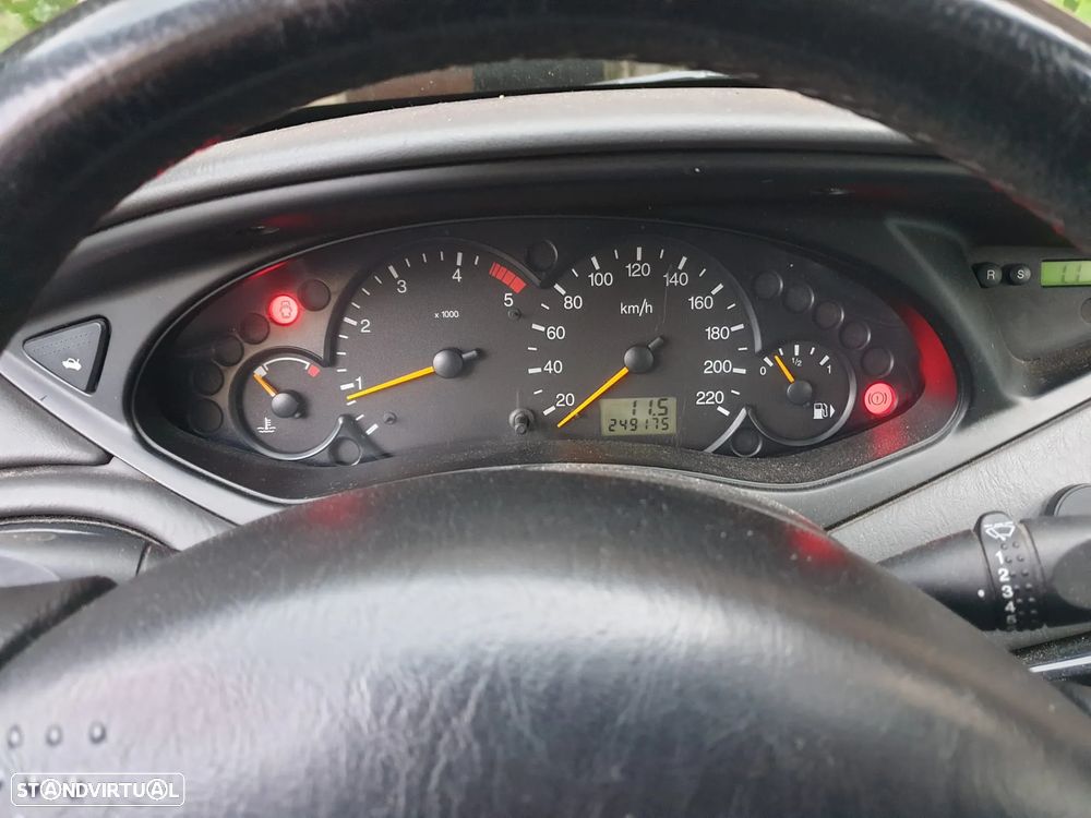 Ford Focus 1.8 TDCi Ghia - 2