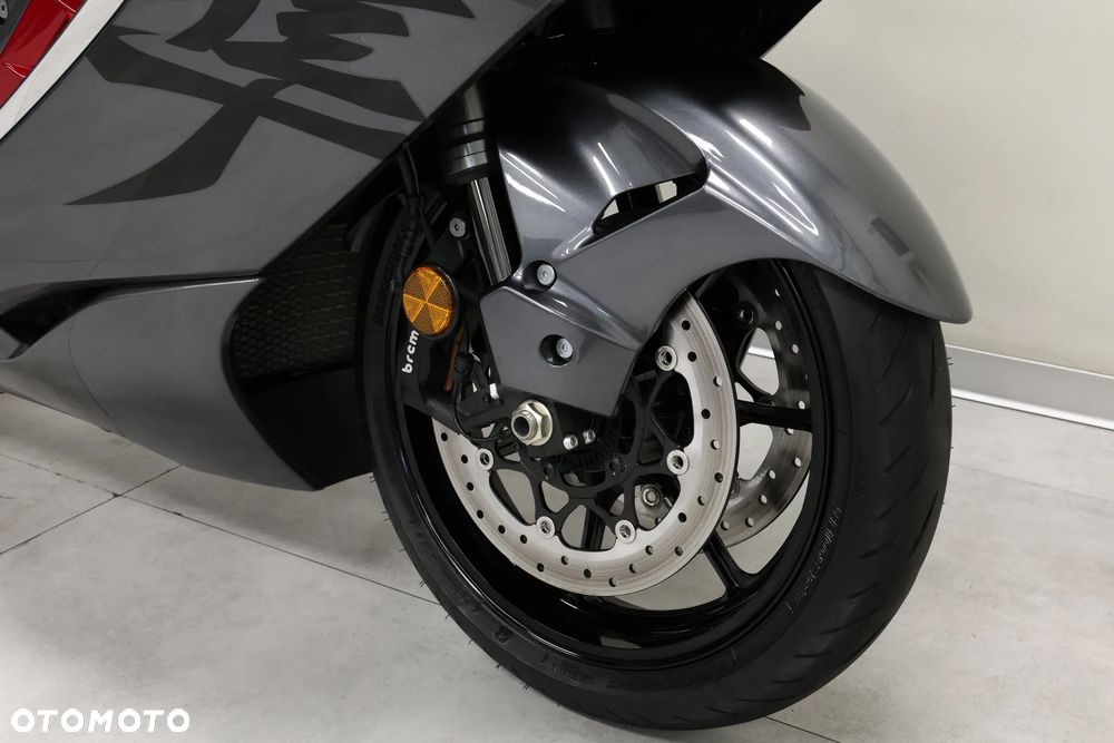 Suzuki GSX - 30