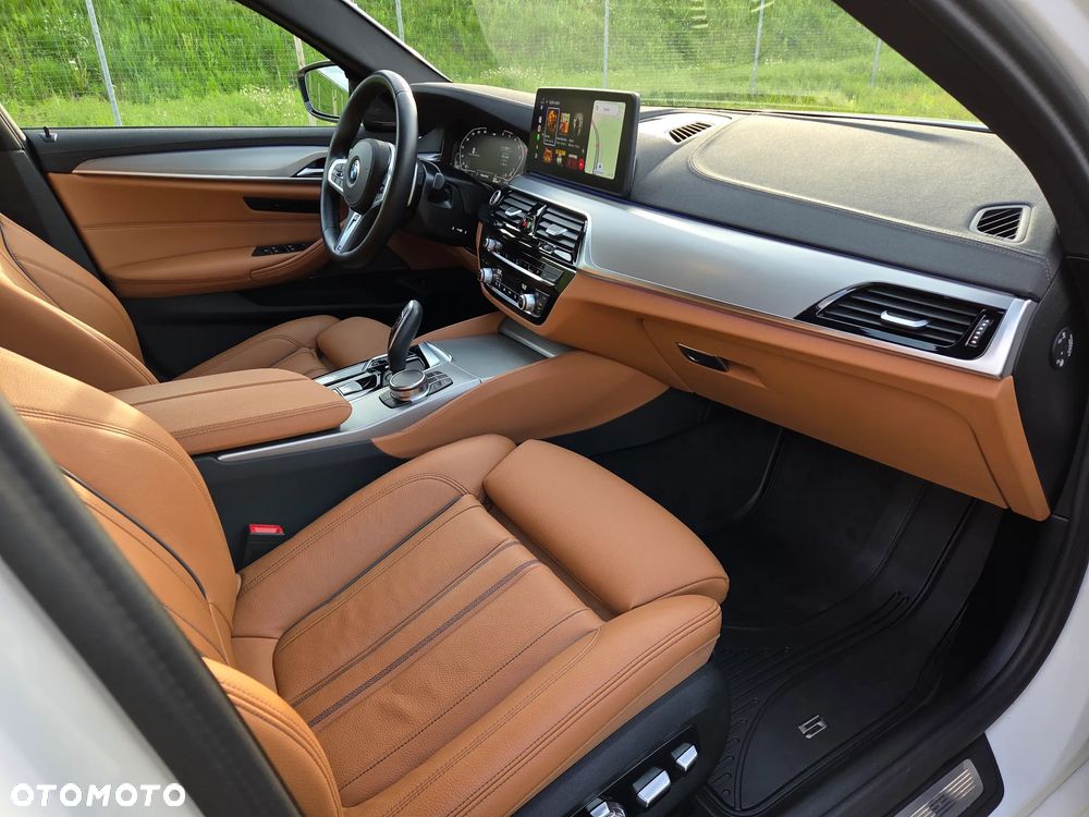 BMW Seria 5 540d xDrive mHEV M Sport sport - 27