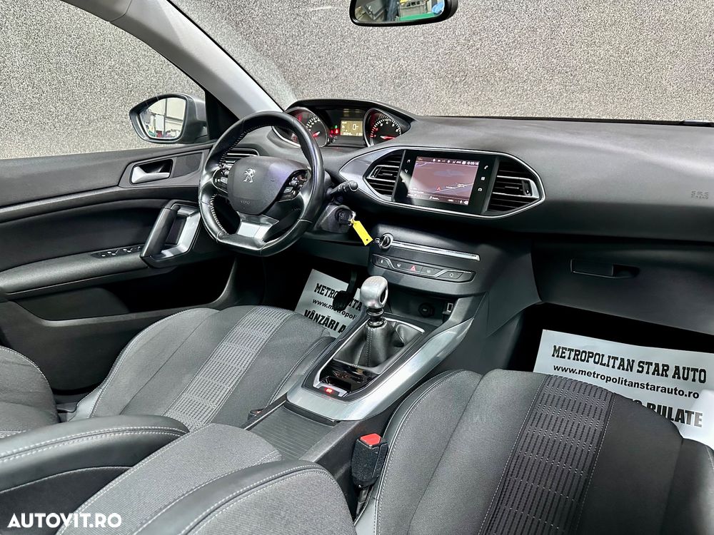 Peugeot 308 1.2 L PureTech Turbo S&S Allure - 6