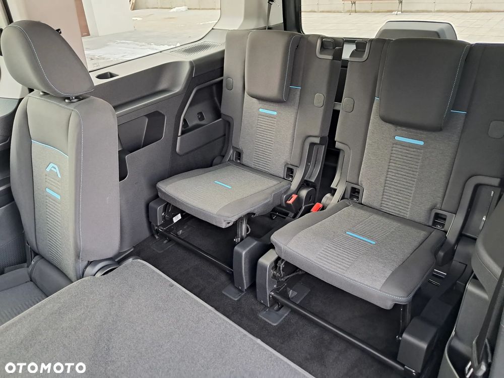 Ford Tourneo Connect Grand - 12