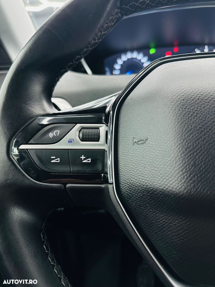 Peugeot 3008 PureTech 130 Stop & Start GPF Allure - 29