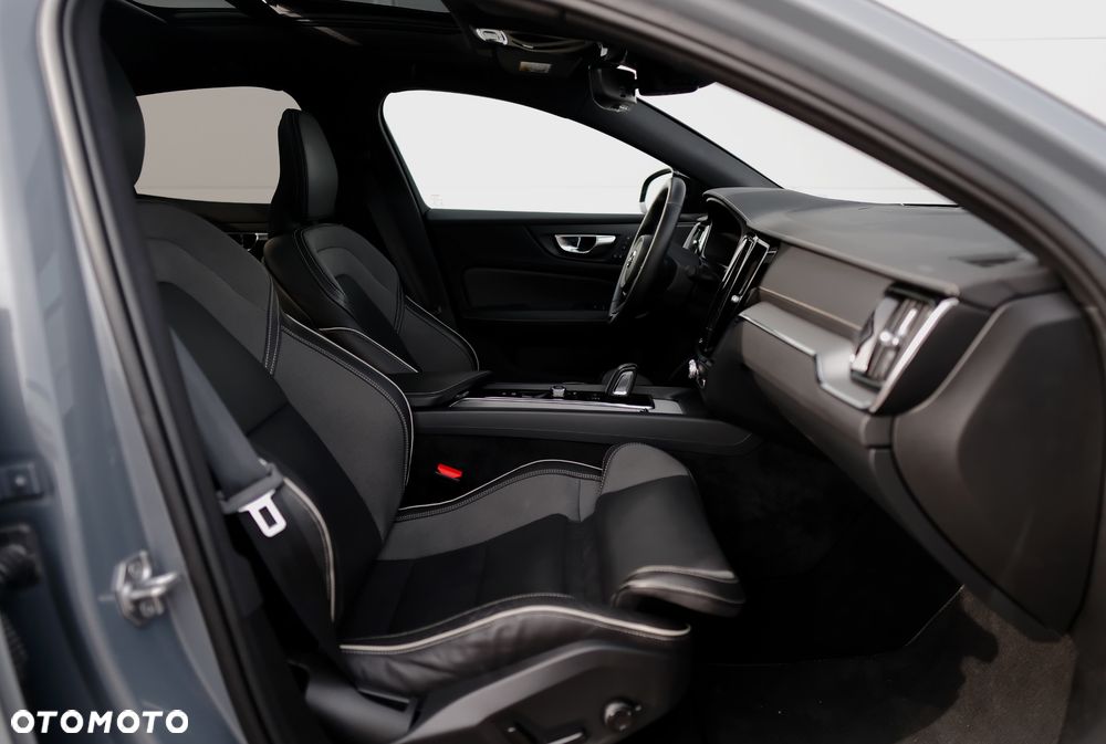 Volvo S60 T5 AWD R-Design - 40
