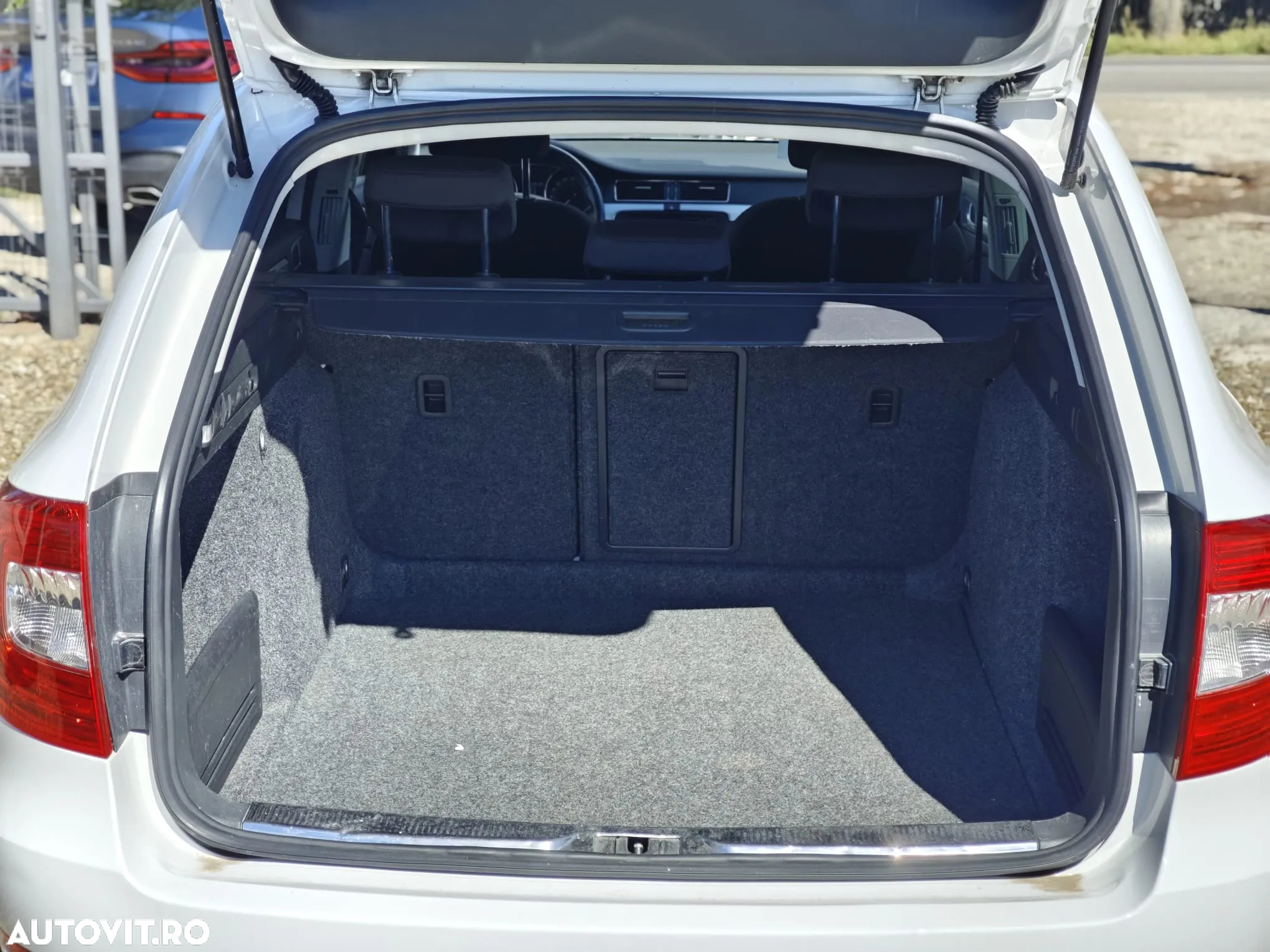 Skoda Superb 2.0 TDI DSG Elegance - 7