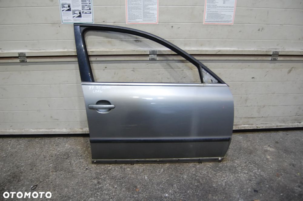 DRZWI PRAWY PRZÓD PRZEDNIE PRAWE LD7W VW PASSAT B5 LIFT