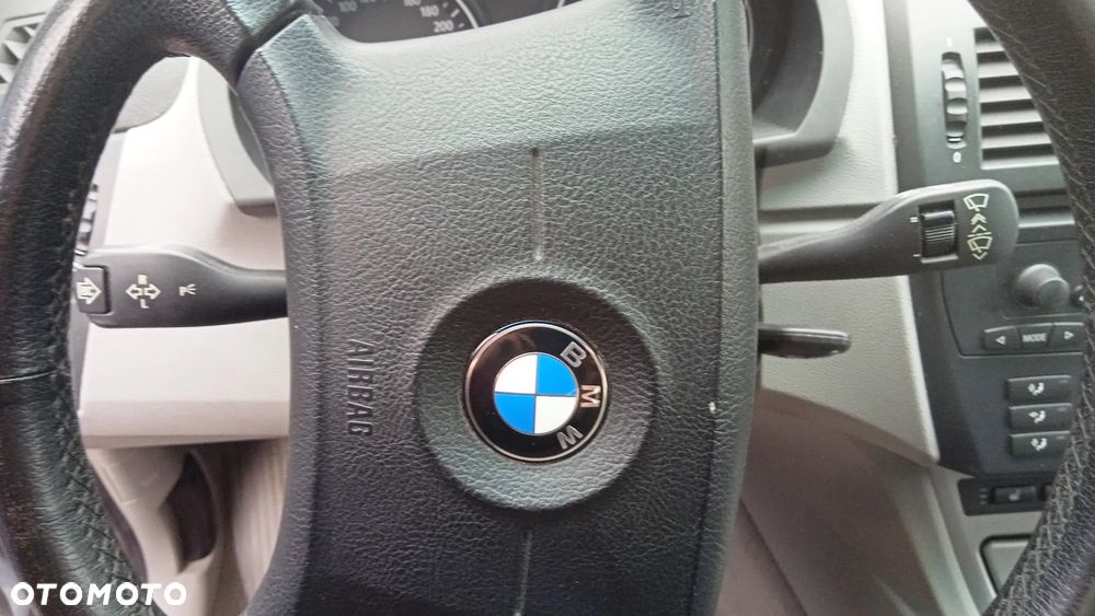 Deska rozdzielcza zegary kierownica airbag radio panel klimatyzacji kratki manetka przełącznik świateł BMW X3 E86 - 5
