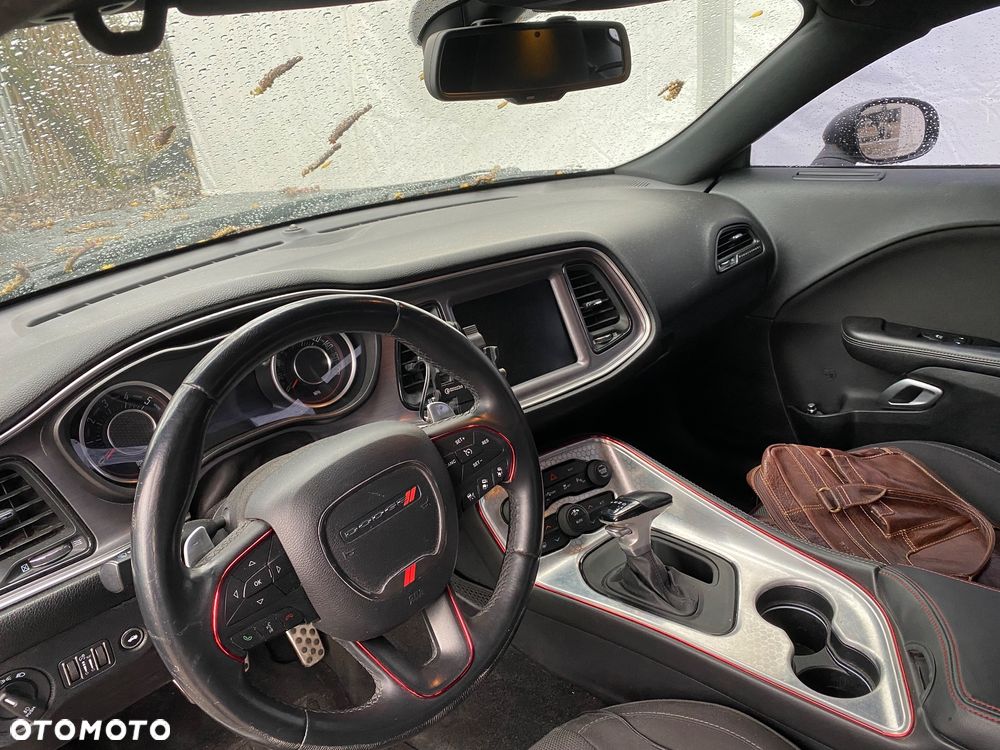 Dodge Challenger - 18