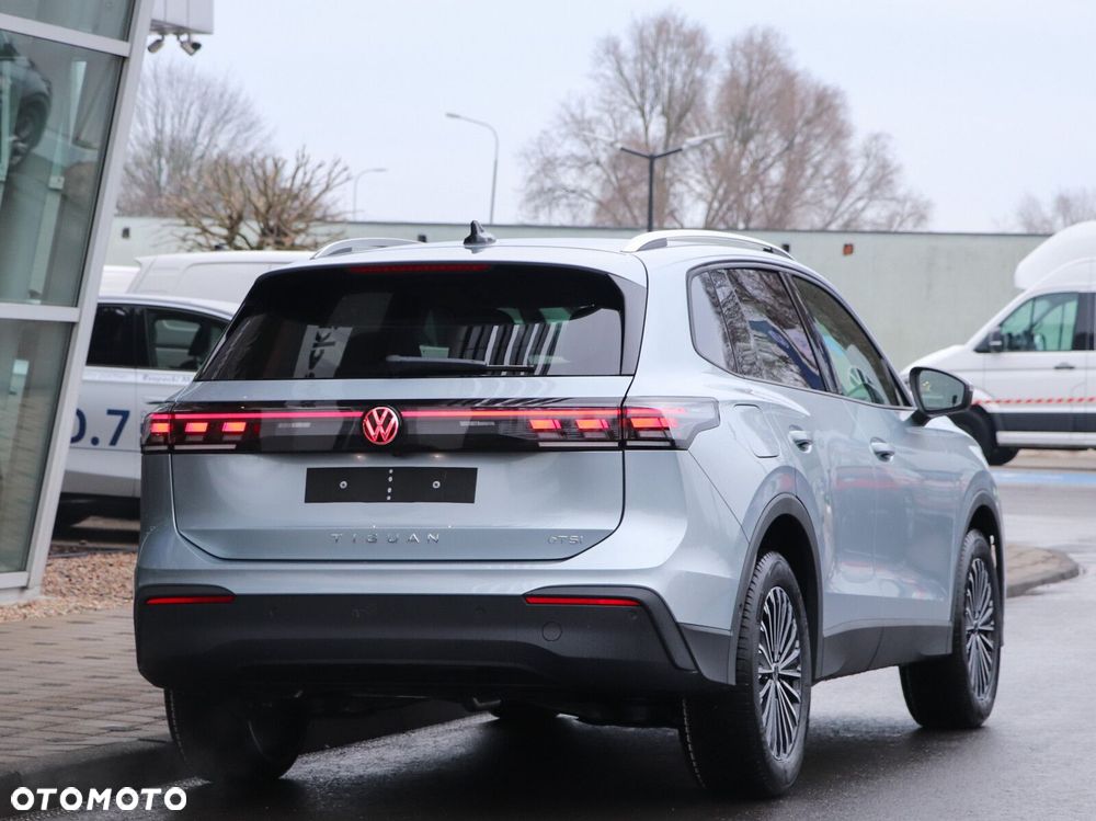 Volkswagen Tiguan - 5