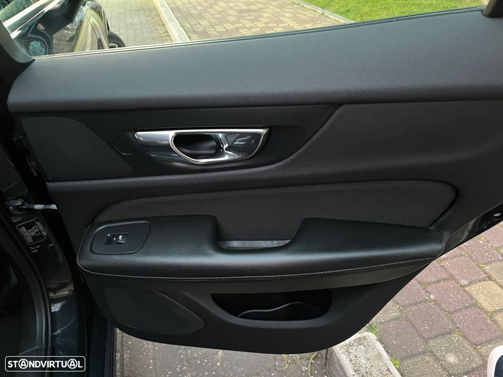 Volvo V60 2.0 D3 Momentum Plus Geartronic - 30