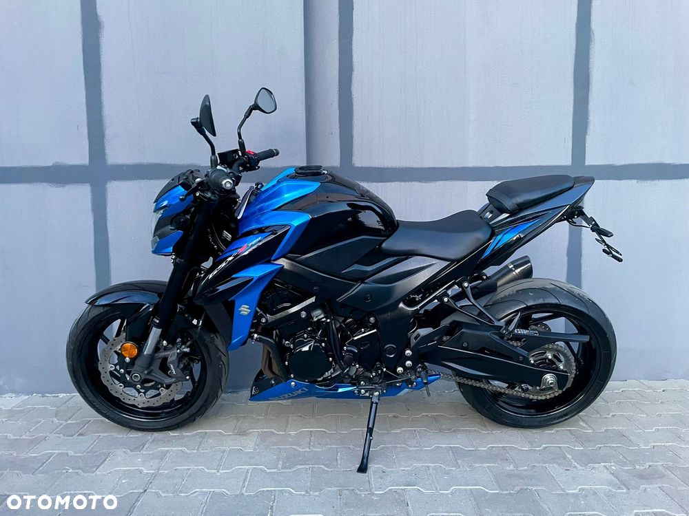 Suzuki GSX - 5
