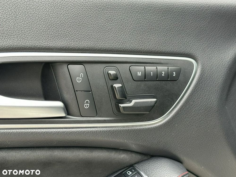 Mercedes-Benz CLA 250 4Matic 7G-DCT AMG Line - 17