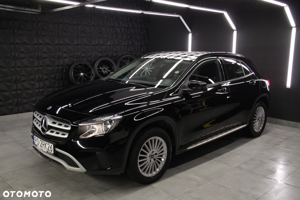 Mercedes-Benz GLA 180 7G-DCT - 1