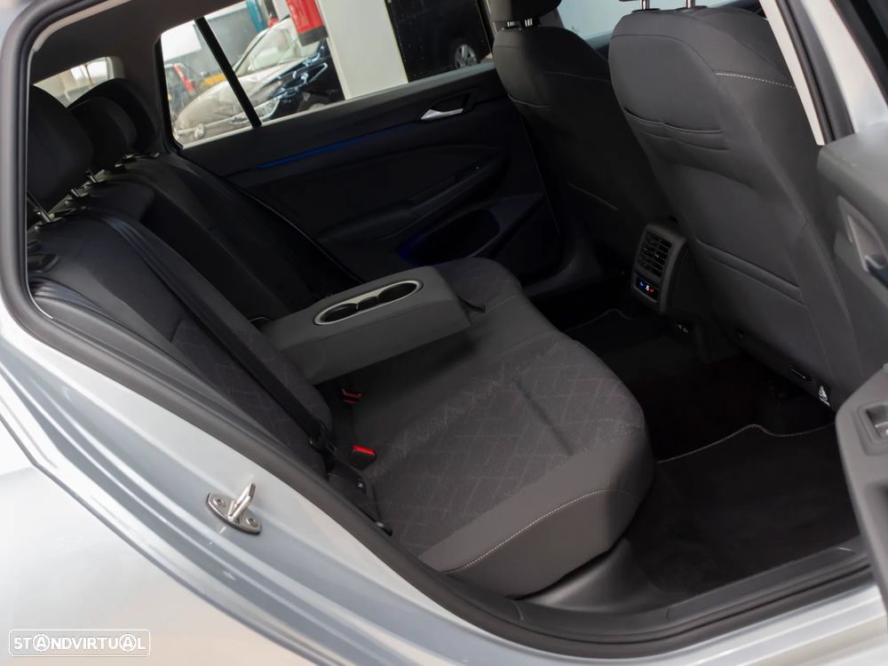 VW Golf Variant - 10