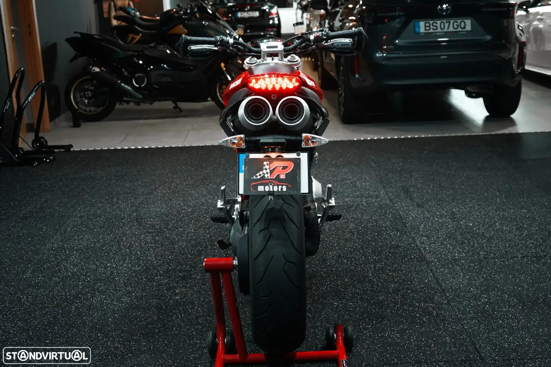 Ducati Hypermotard - 13