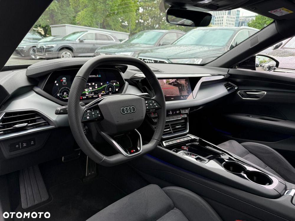 Audi e-tron GT - 15