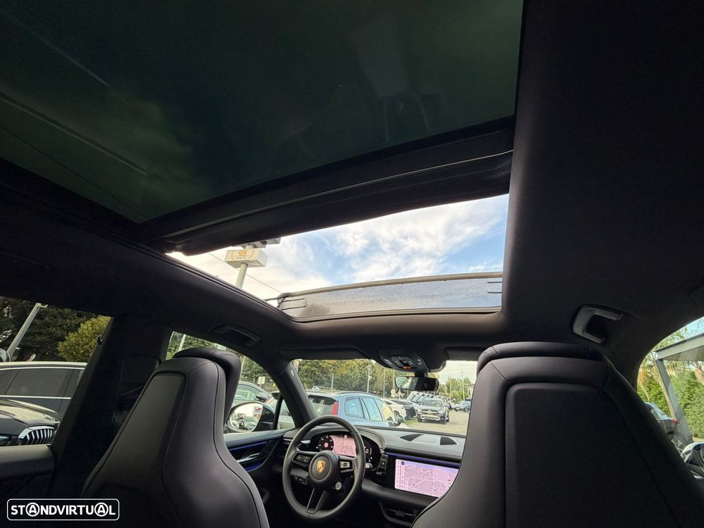 Porsche Macan Electric 4 - 2