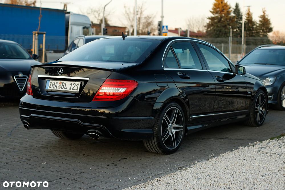 Mercedes-Benz Klasa C 350 CDI DPF (BlueEFFICIENCY) 7G-TRONIC Avantgarde - 14