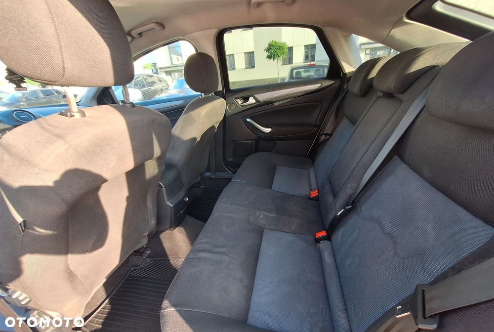 Ford Mondeo 1.6 Trend - 9