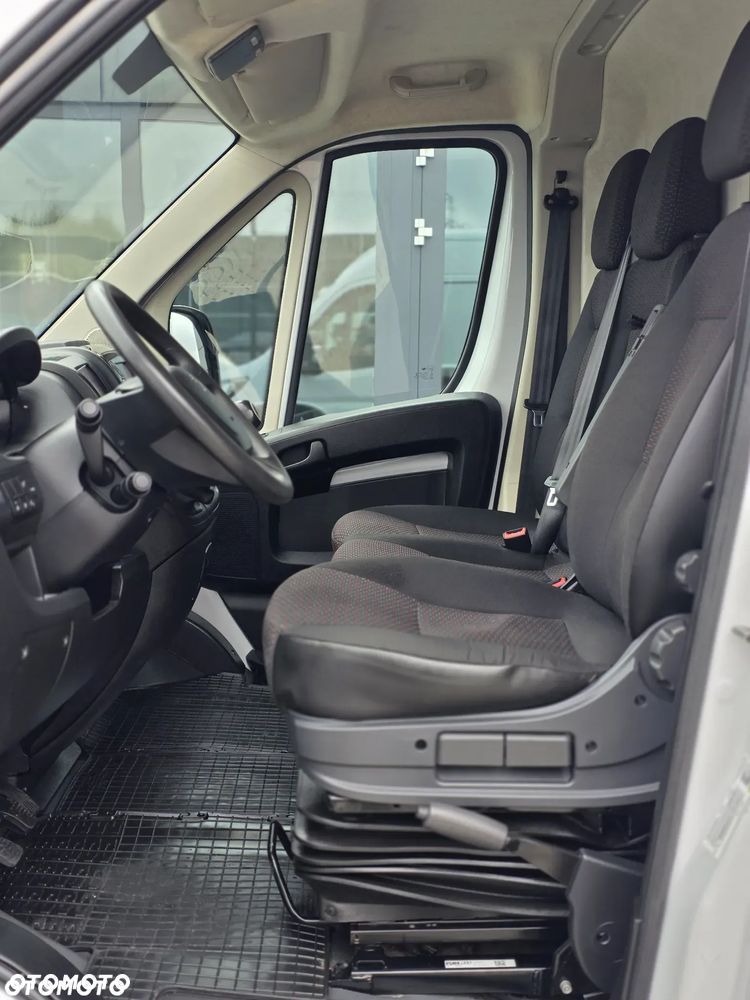 Peugeot Boxer L4H2 Extra Long 2.2 Diesel 165 Koni BEZWYPADKOWY z Polskiego Salonu I Model 2023 rok IPierwszy i Jedyny Właściciel I SERWISOWANY I Wyjątkowo Atrakcyjny Egzemplarz I - 32