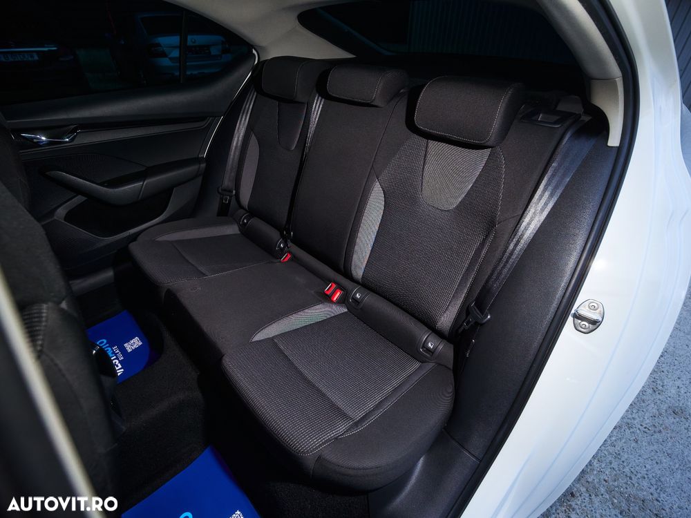Skoda Octavia 1.6 TDI DSG Ambition - 30