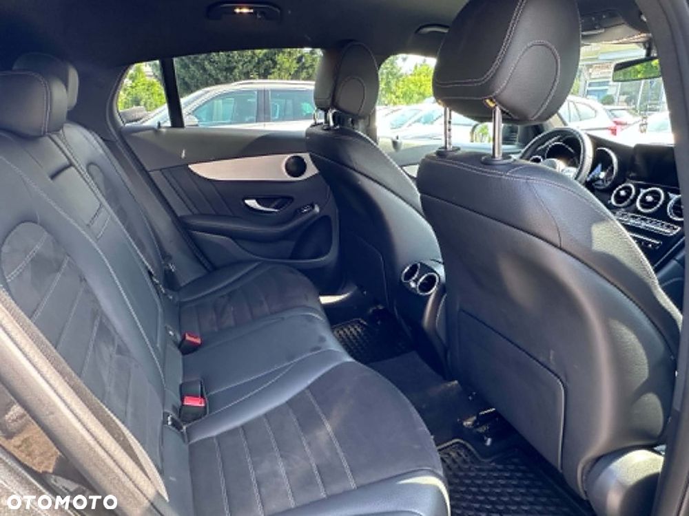 Mercedes-Benz GLC 220 d 4Matic 9G-TRONIC AMG Line - 10