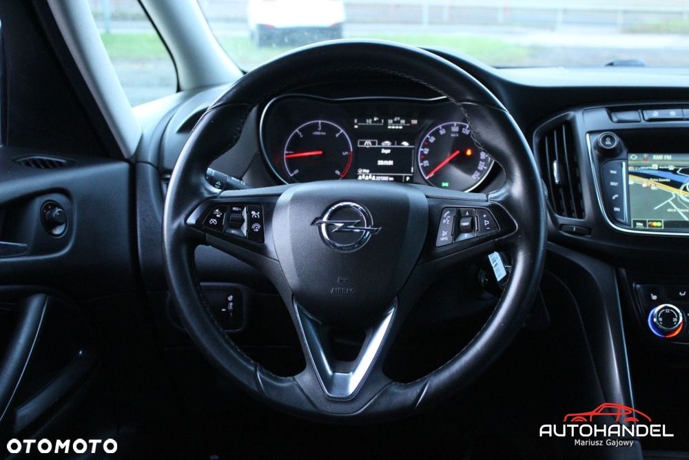 Opel Zafira - 10